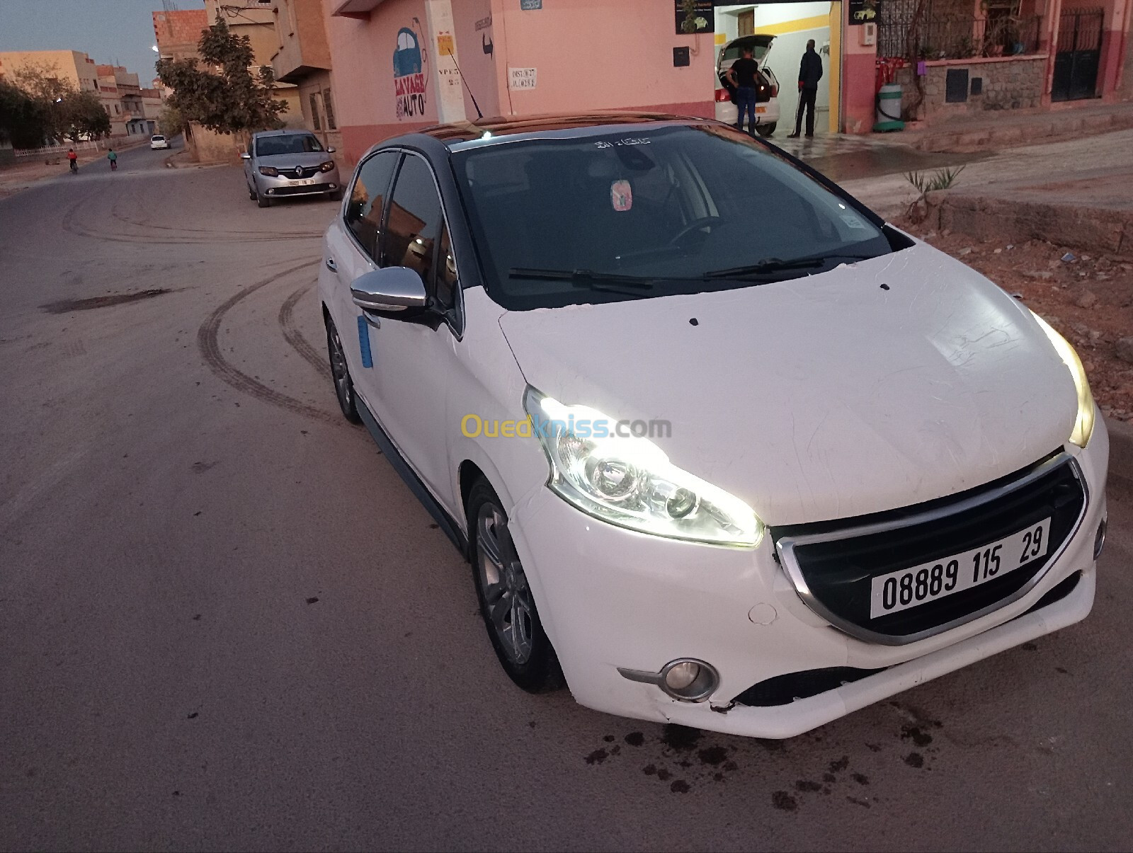 Peugeot 208 2015 Allure