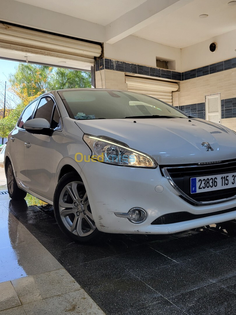 Peugeot 208 2015 Allure