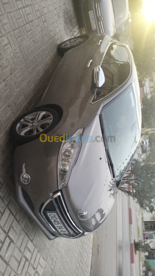 Peugeot 208 2014 Allure