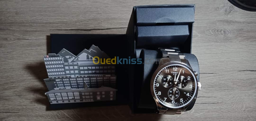 Montre Tissot chrono classic XL original neuf 