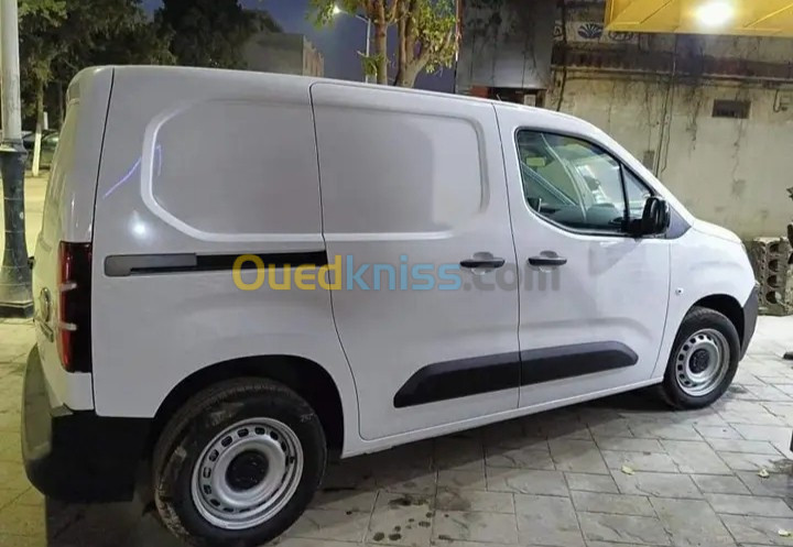 Fiat Doblo 2023 Doblou