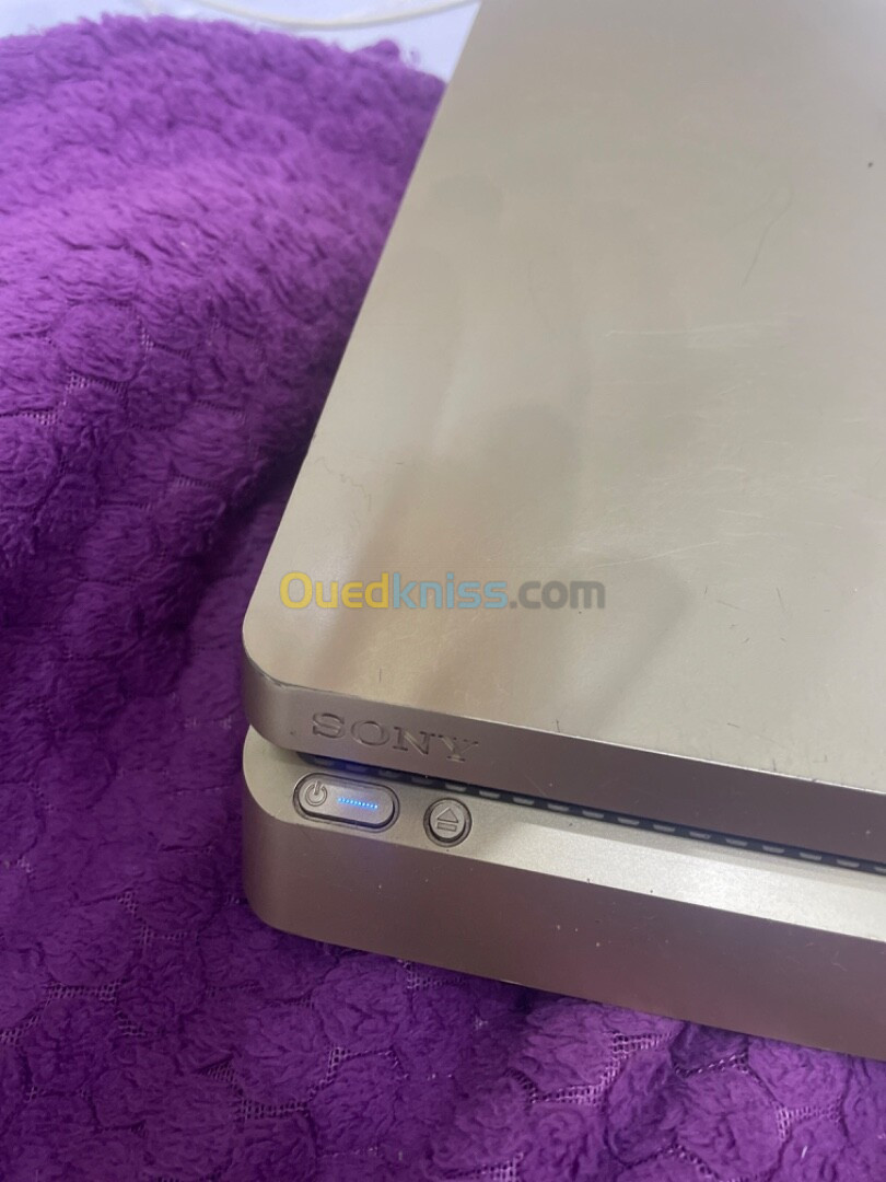 Ps4 slim gold