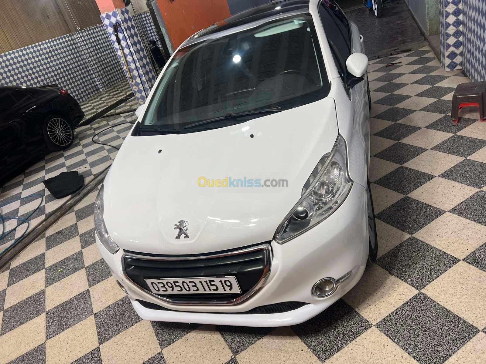 Peugeot 208 2015 Allure Facelift