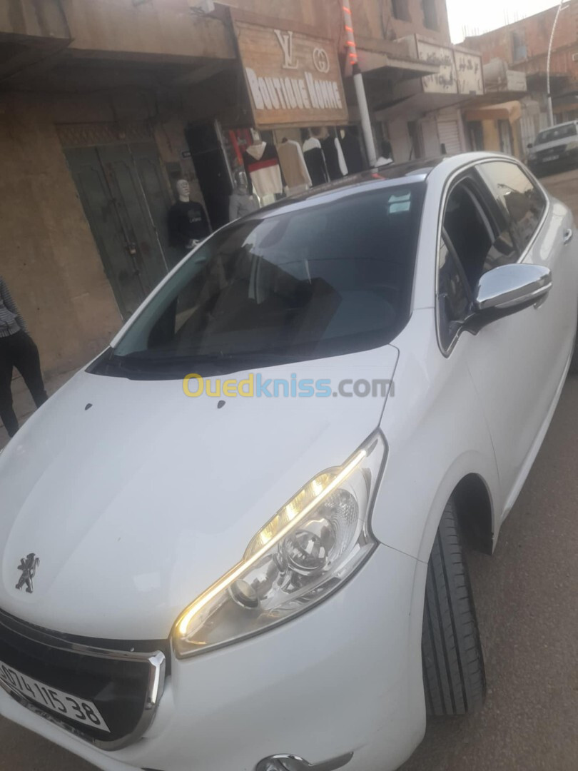 Peugeot 208 2015 Allure