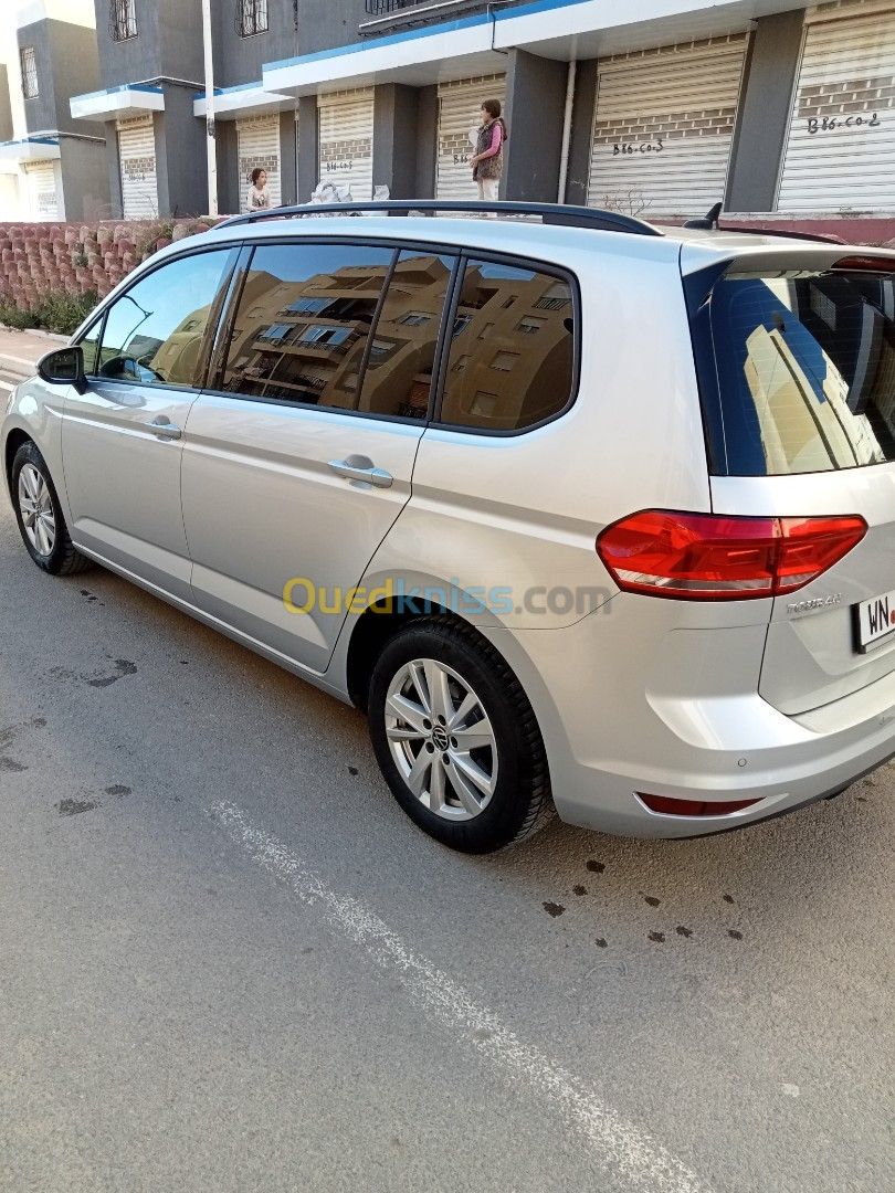 Volkswagen Touran 2021 Familly