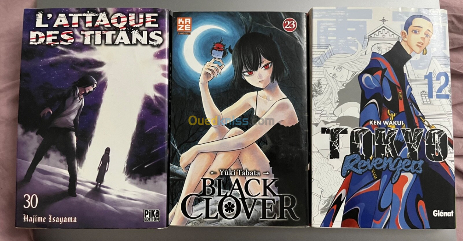 Manga AOT  tokyo revengers black clover 