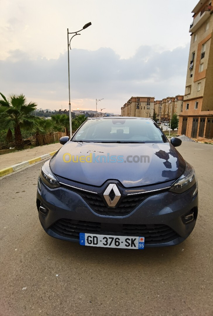 Renault Clio 5 E-Tech 2021 