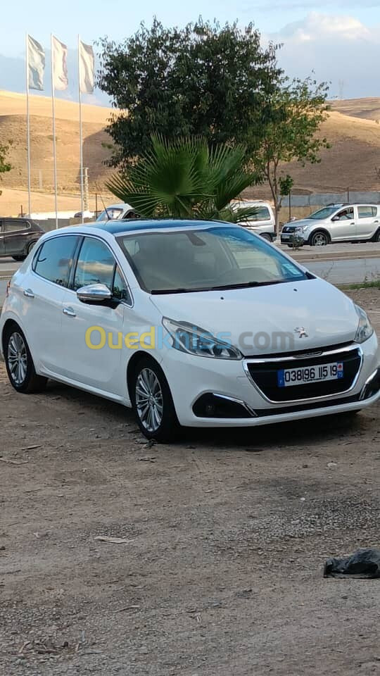 Peugeot 208 2015 Allure