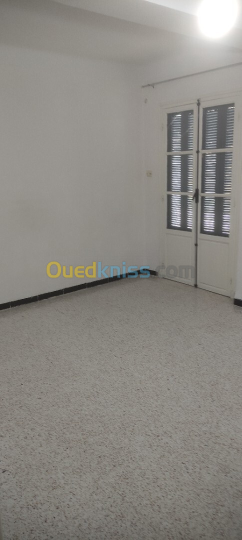 Location Appartement F3 Boumerdès Corso