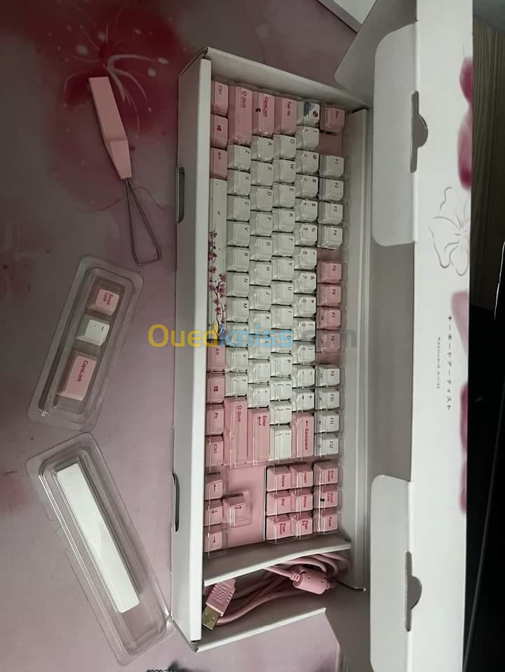 Clavier Varmilo VA87M Sakura Pink LED