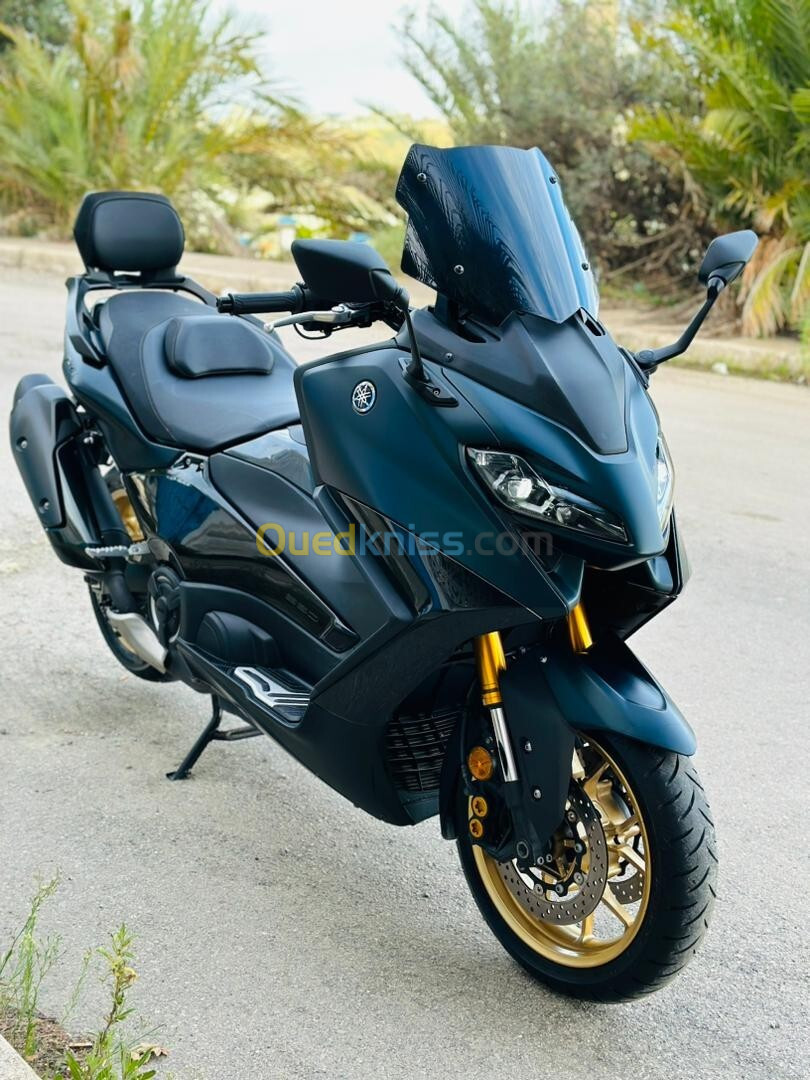 Yamaha Tmax 2022