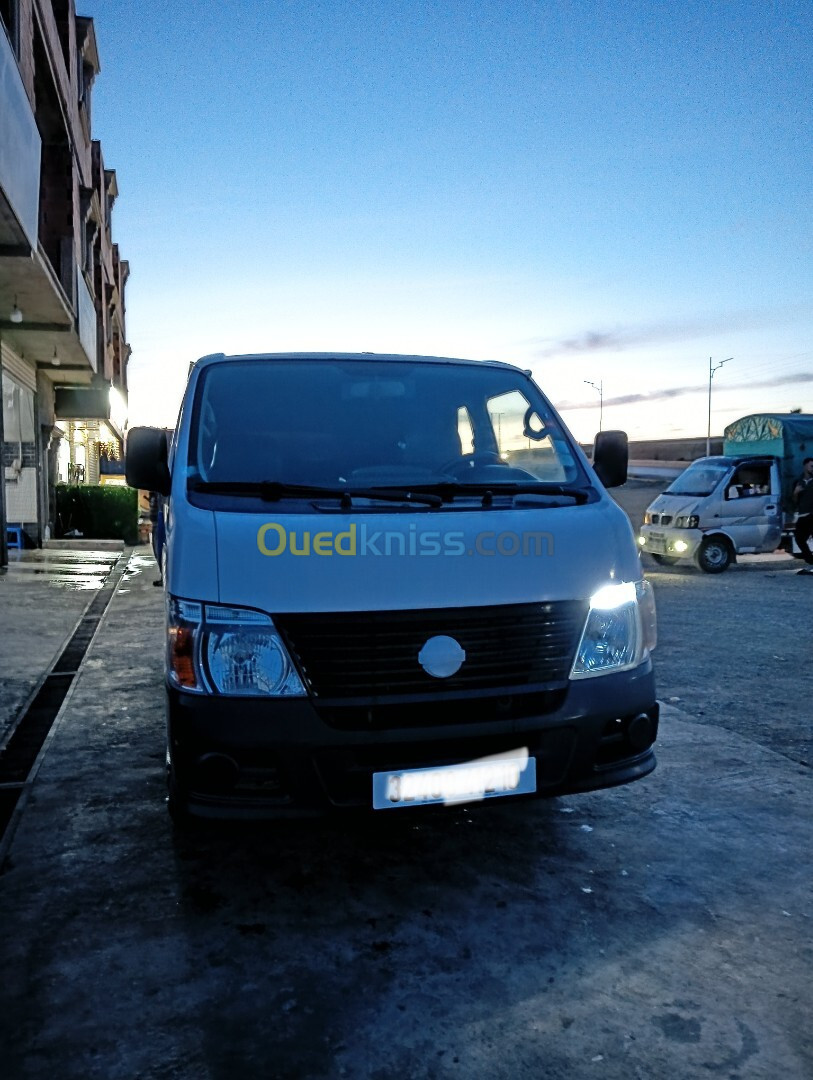 Nissan Urvan 2012 Fourgon