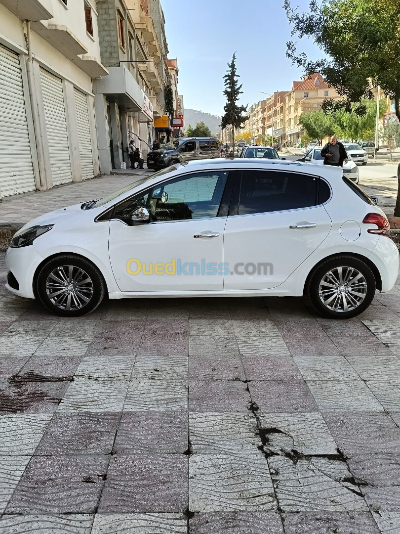 Peugeot 208 2019 Allure Facelift