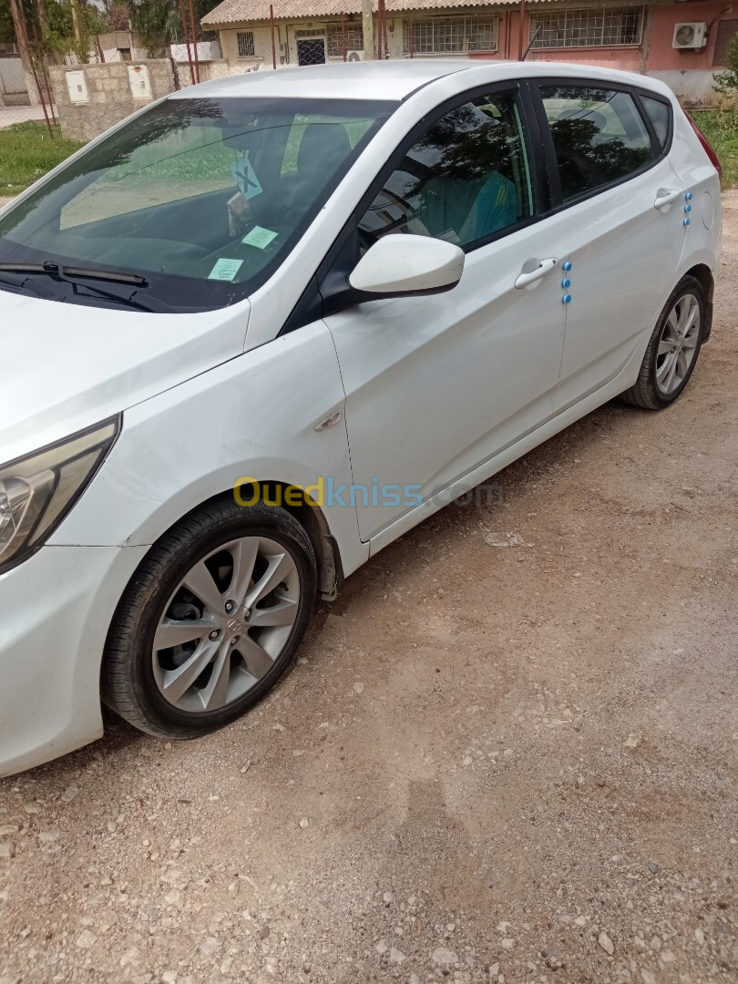 Hyundai Accent RB  4 portes 2017 Accent RB  4 portes