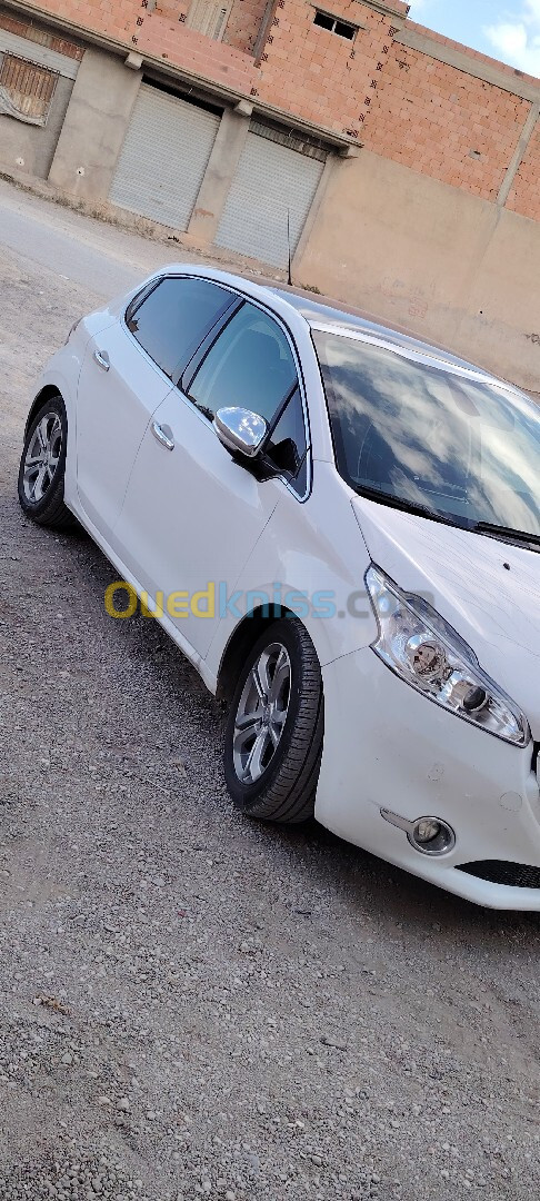 Peugeot 208 2015 Allure