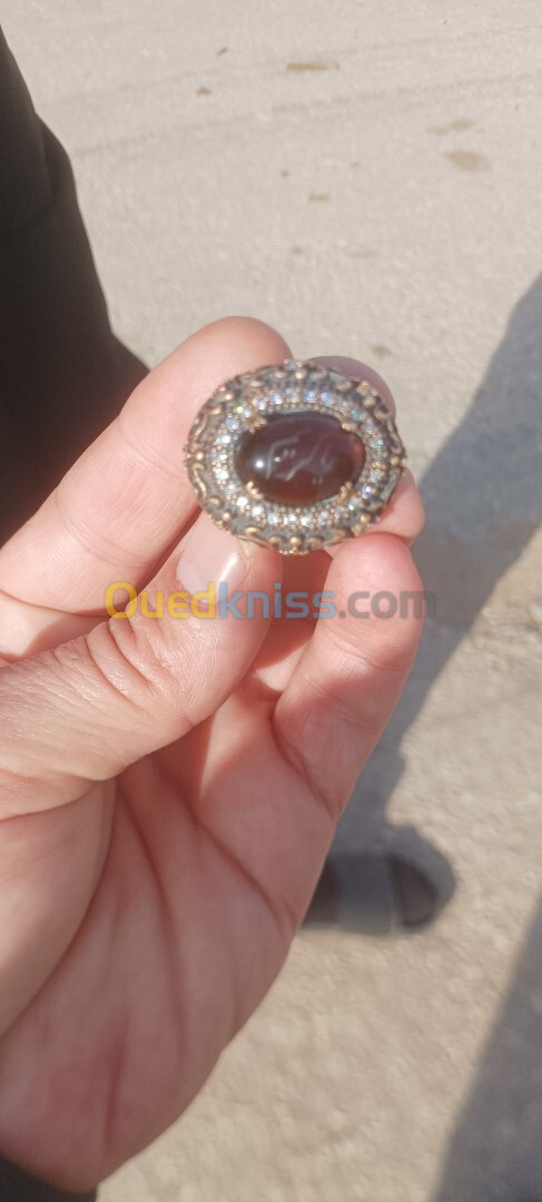 Vente une ancienne bague sertie en diamant 