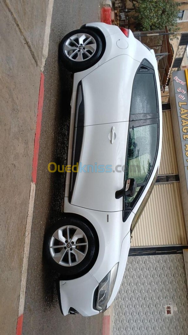 Renault Clio 4 2015 Limited 2