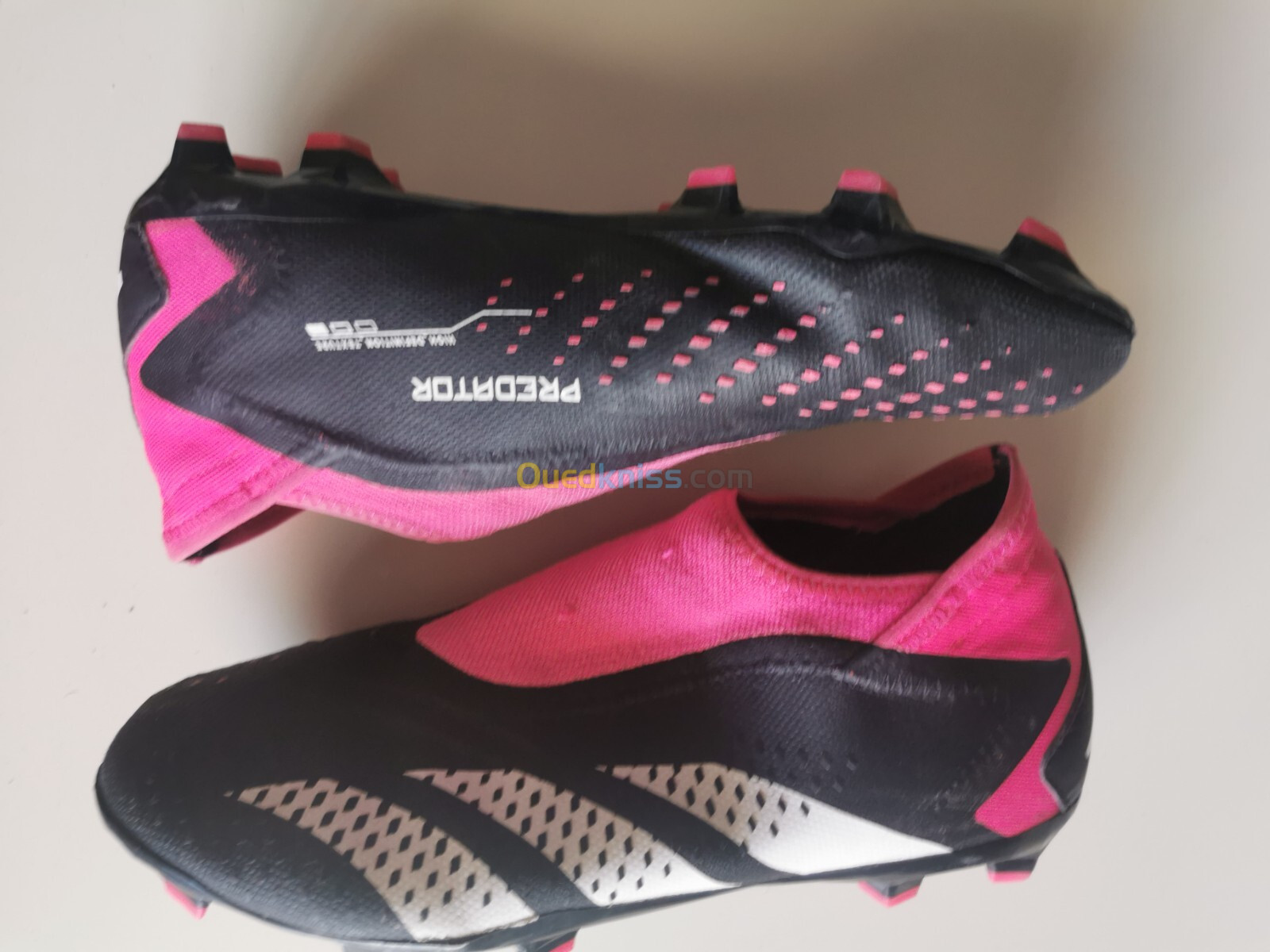 CRAMPONS ADIDAS PREDATOR EN TAILLE 41