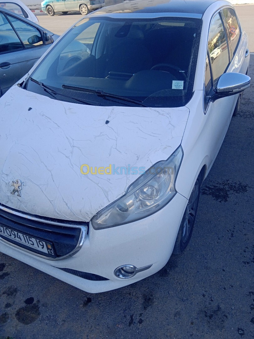 Peugeot 208 2015 Allure