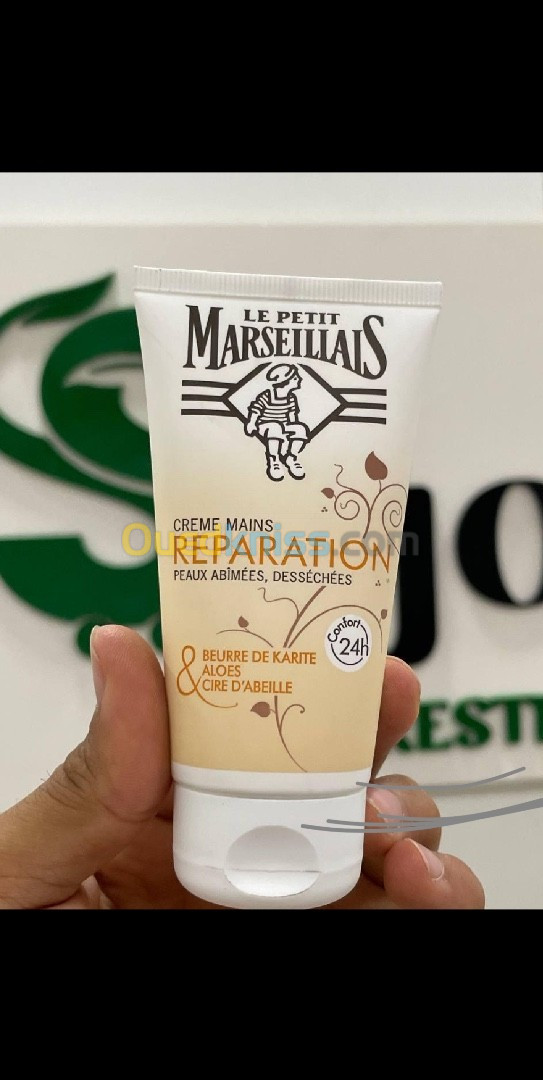 Gamme de produits cosmétiques Le petit marseillai 