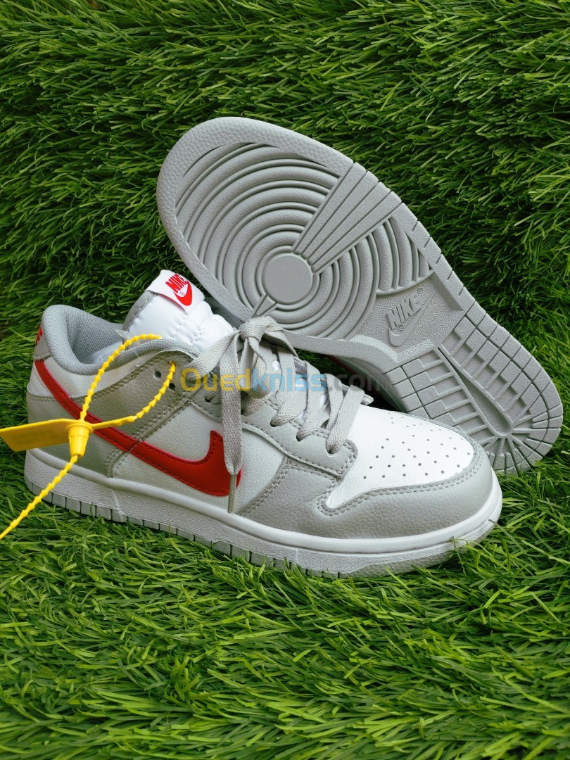 Nike Dunk Low GS white grey red