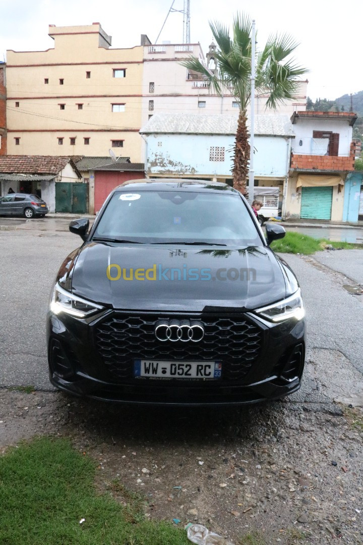 Audi Q3 2023 Black edition