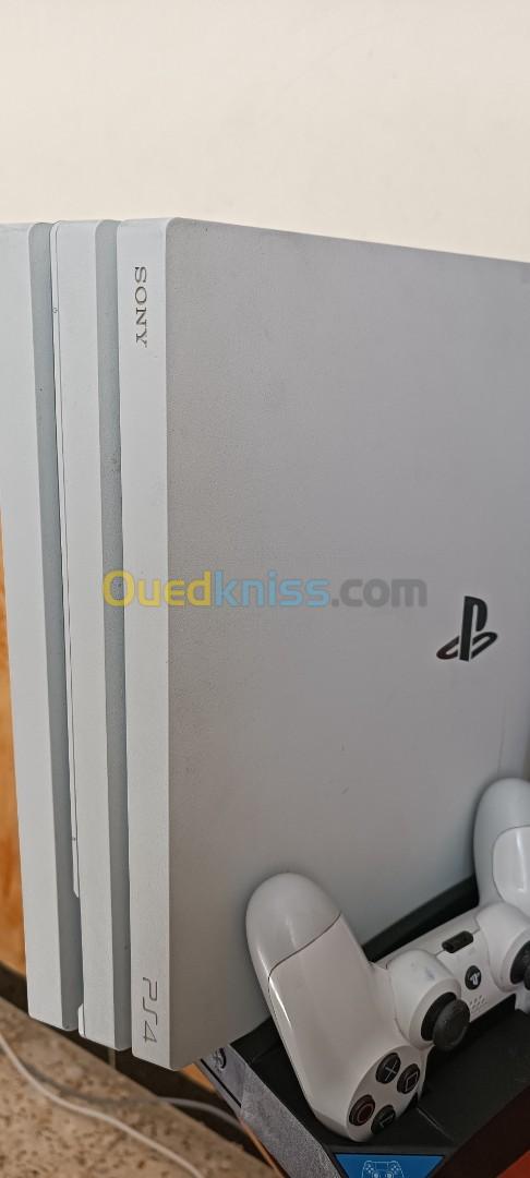 Ps 4 pro blanche flashé versios 11.00 1tb +1manette originale +1 cd offre 