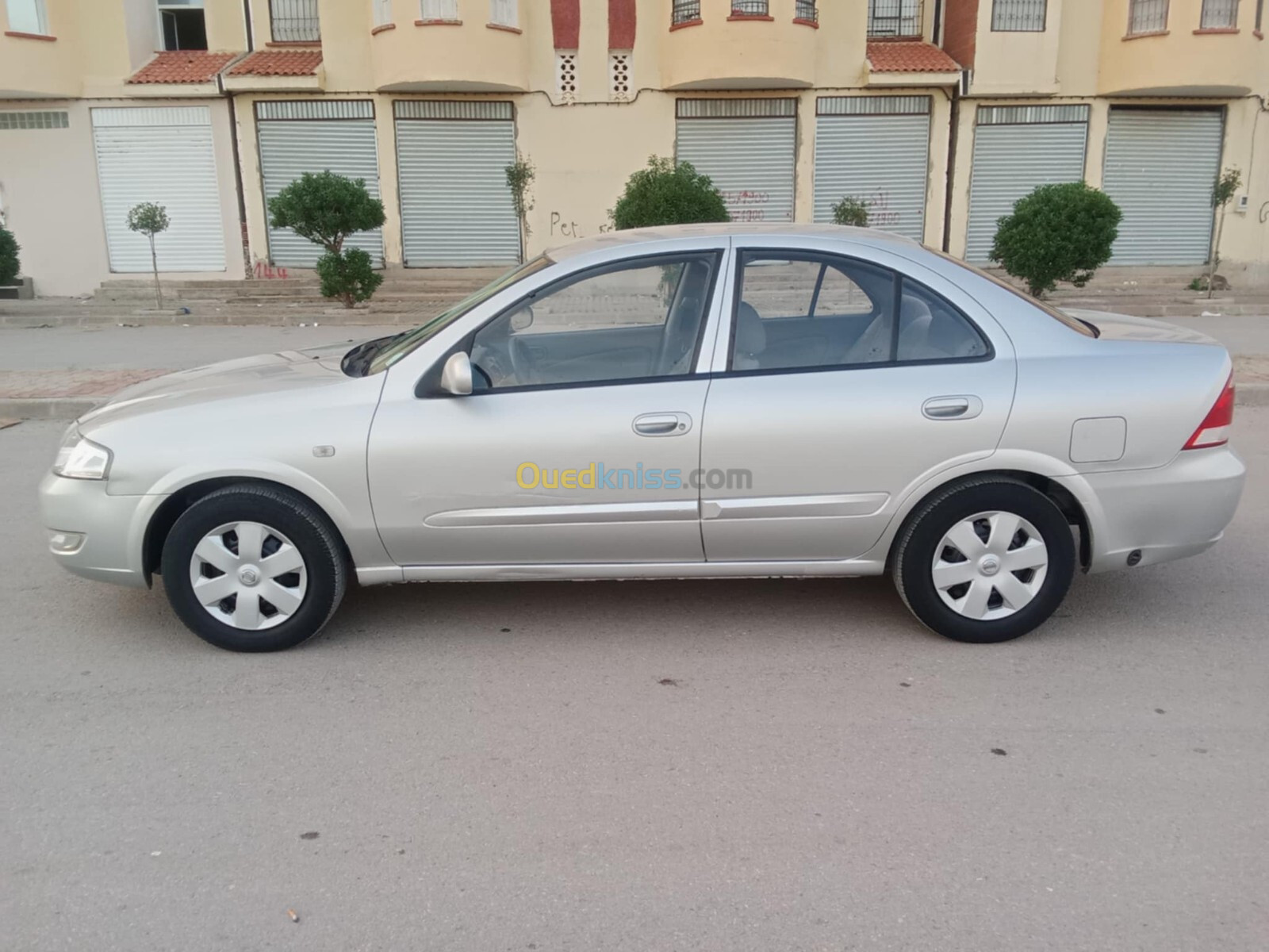 Nissan Sunny 2012 