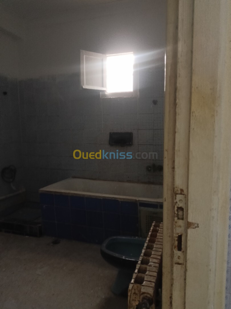 Location Niveau De Villa F5 Alger Les eucalyptus