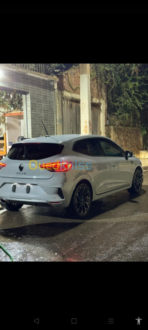 Renault Clio 2024 