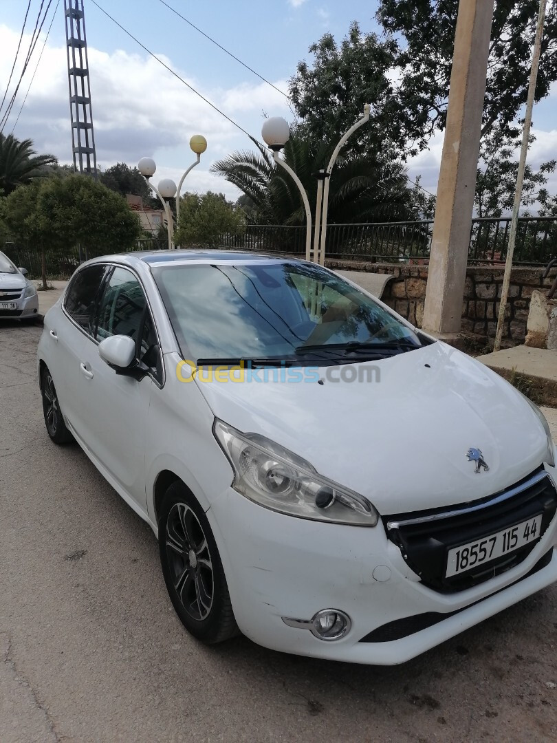 Peugeot 208 2015 Allure