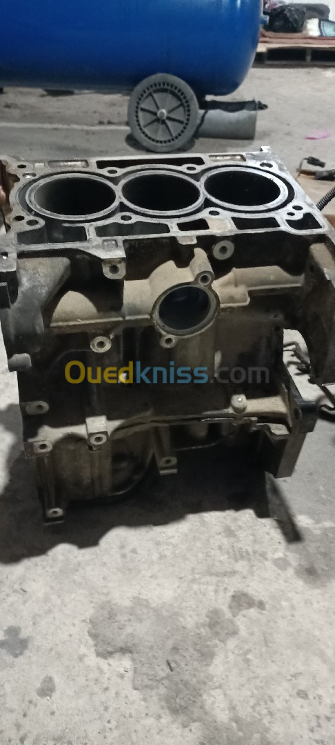 Bloc moteur Nissan Micra. K13  بلوك محرك 