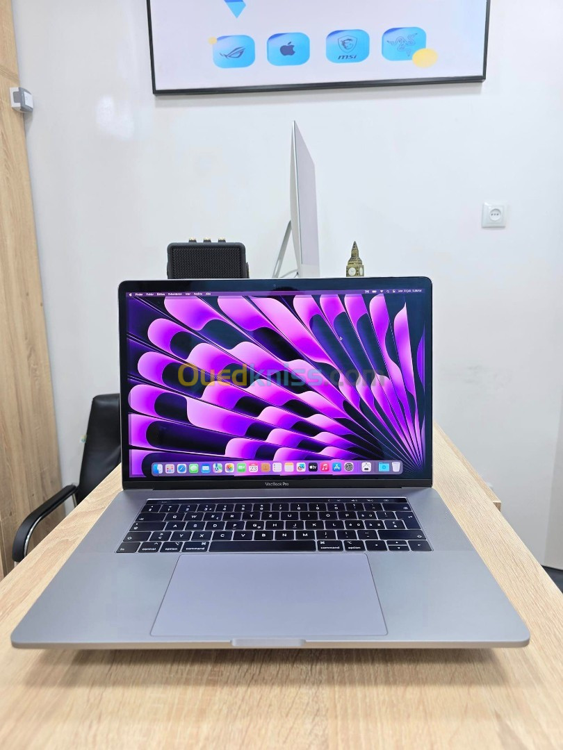 MacBook Pro (2018) 15.4" Touch Bar i7 16GB /512GB & RADEON PRO 560X 4GB GDDR6