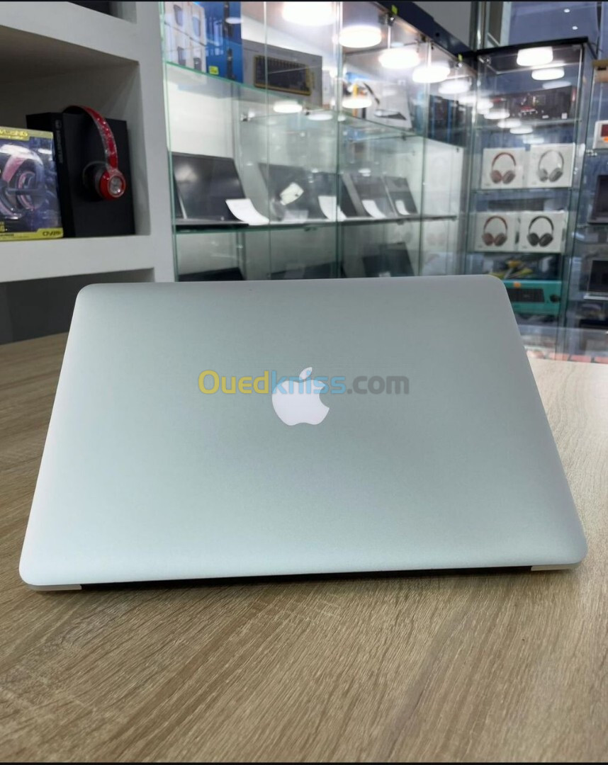 MacBook air2017 i5 8gb 128ssd cycle204