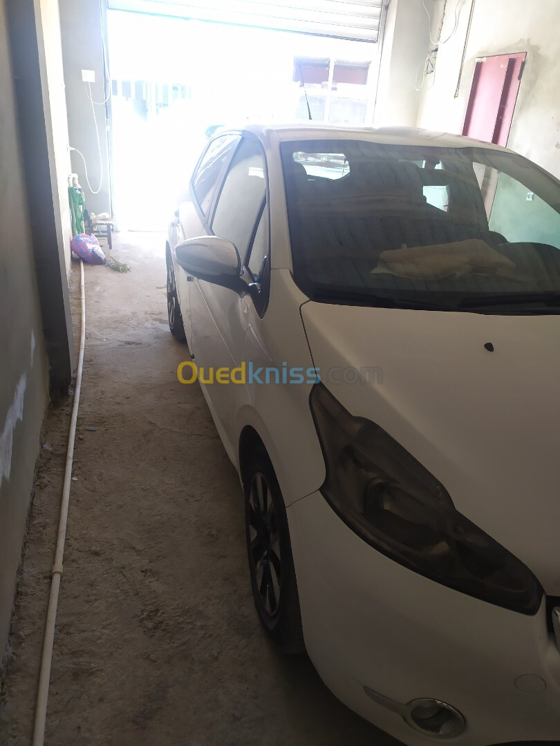 Peugeot 208 2013 Access