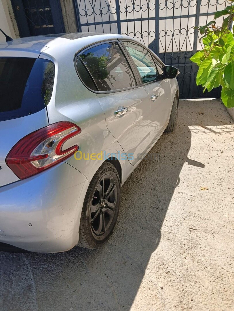 Peugeot 208 2014 Allure