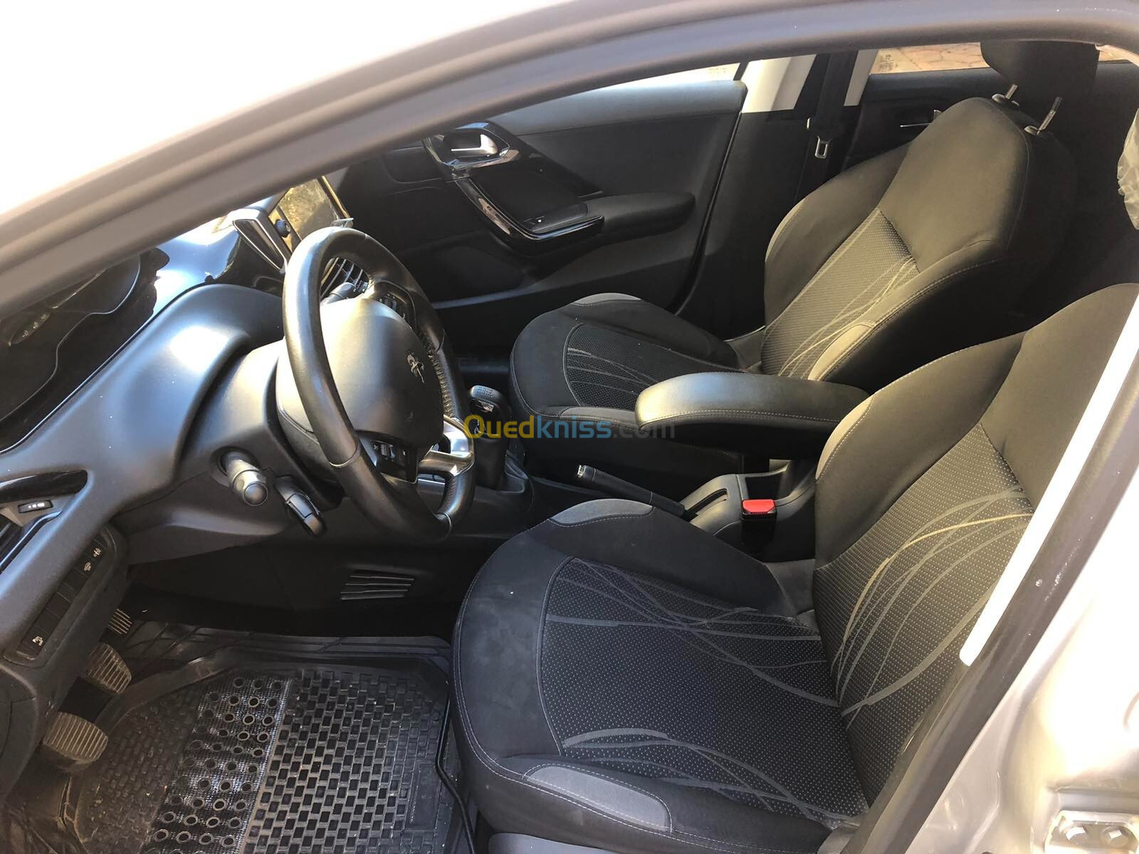 Peugeot 208 2015 208