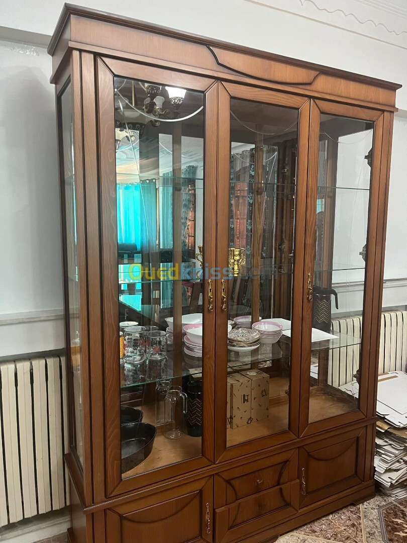 Très belle armoire et son bahut