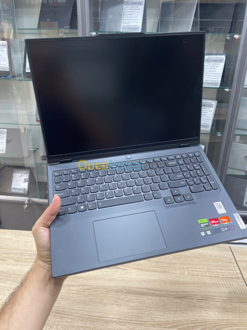 Lenovo Legion 5 Pro R7 7745HX 3.00 / 512 SSD - 16DDR5 5200 mhz/ 16 PouceFHD / RTX 4070 8 Go 