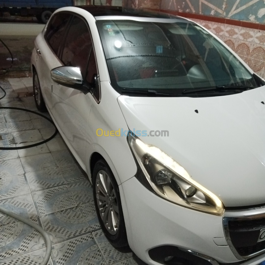 Peugeot 208 2016 Allure Facelift