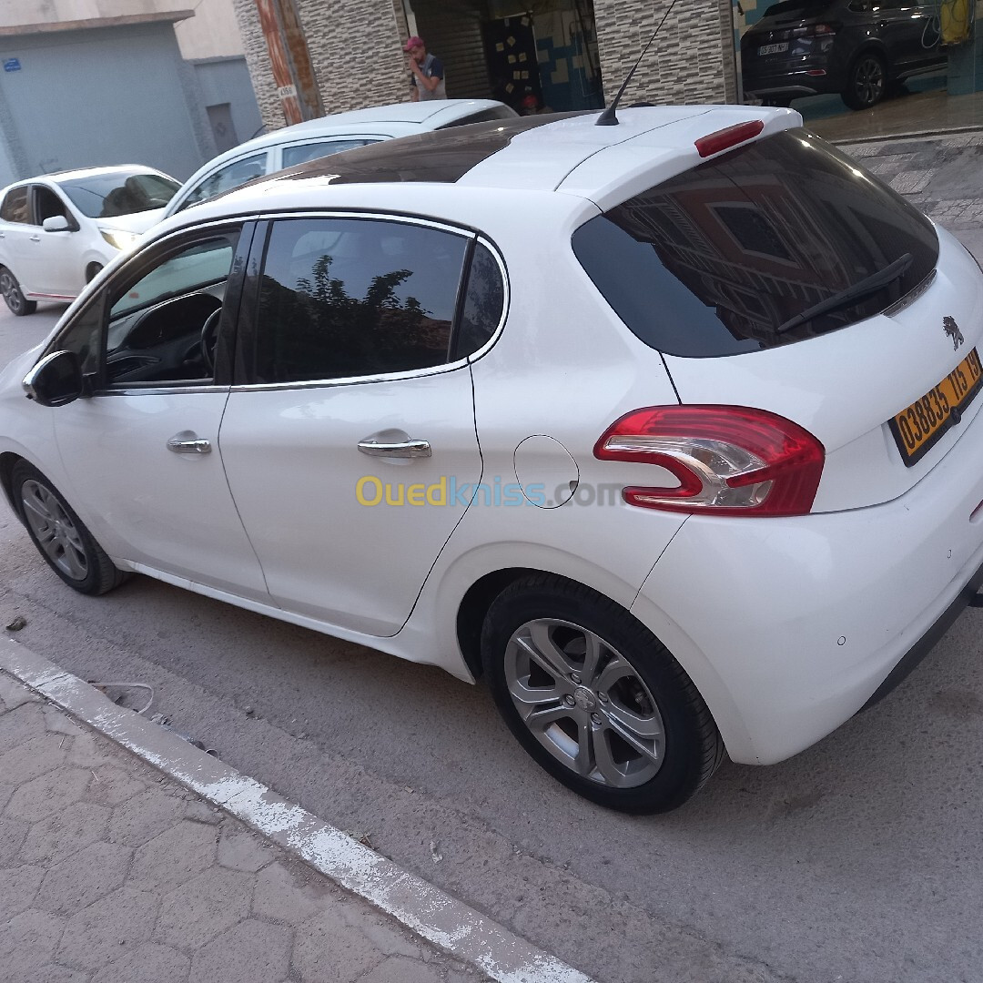 Peugeot 208 2015 208