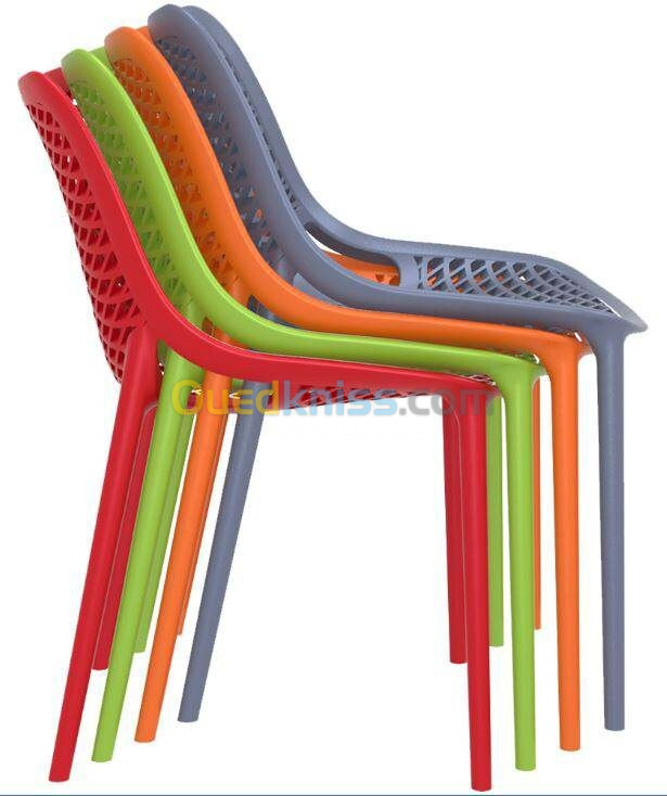 Chaises en plastique