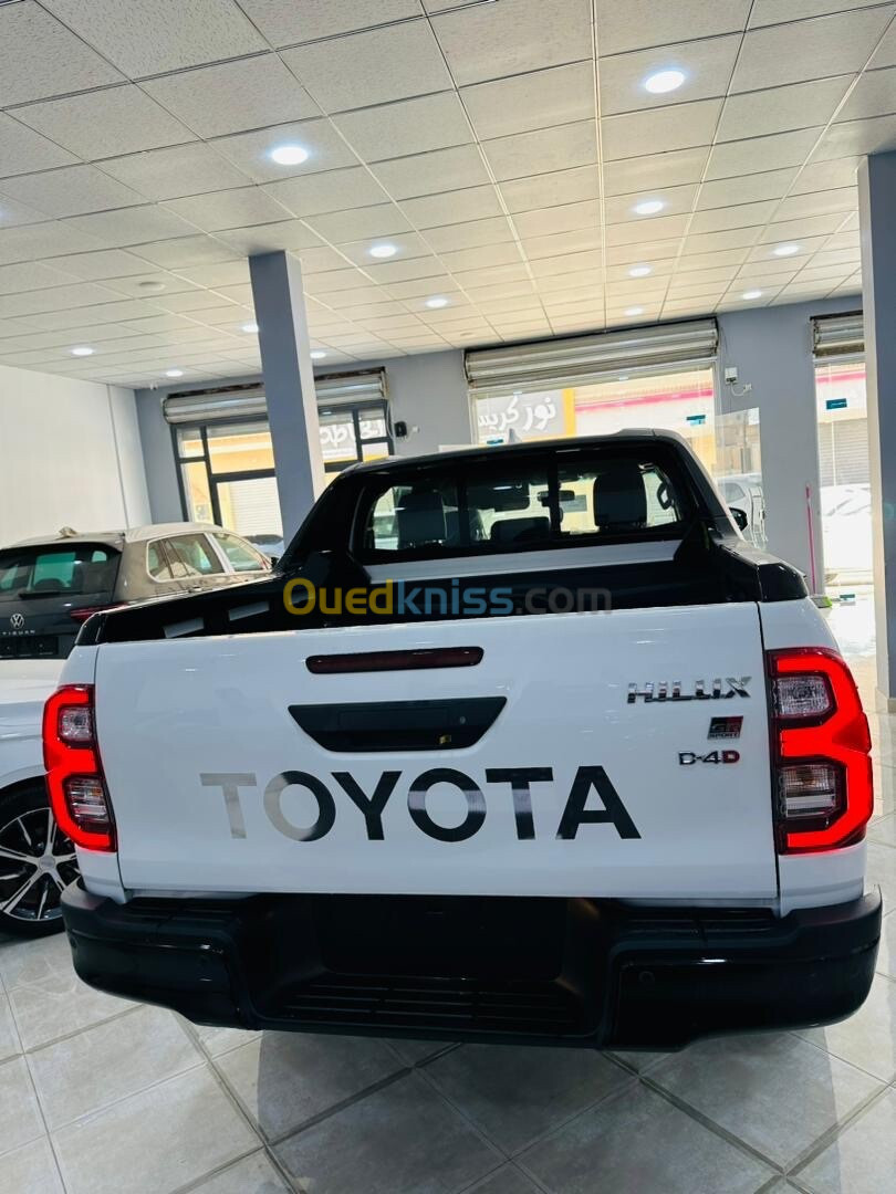 Toyota Hilux 2023 LEGEND DC 4x4 Pack Luxe