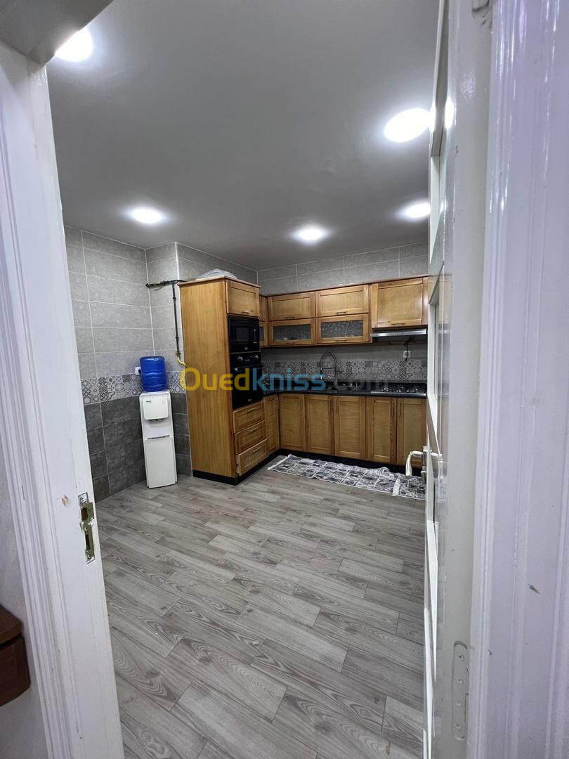 Vente Appartement F4 Alger Bordj el bahri