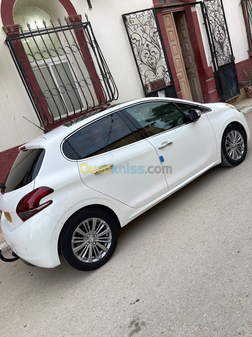 Peugeot 208 2019 Allure