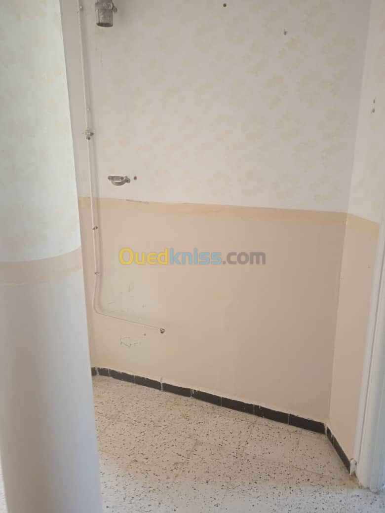 Location Niveau De Villa F2 Blida Soumaa