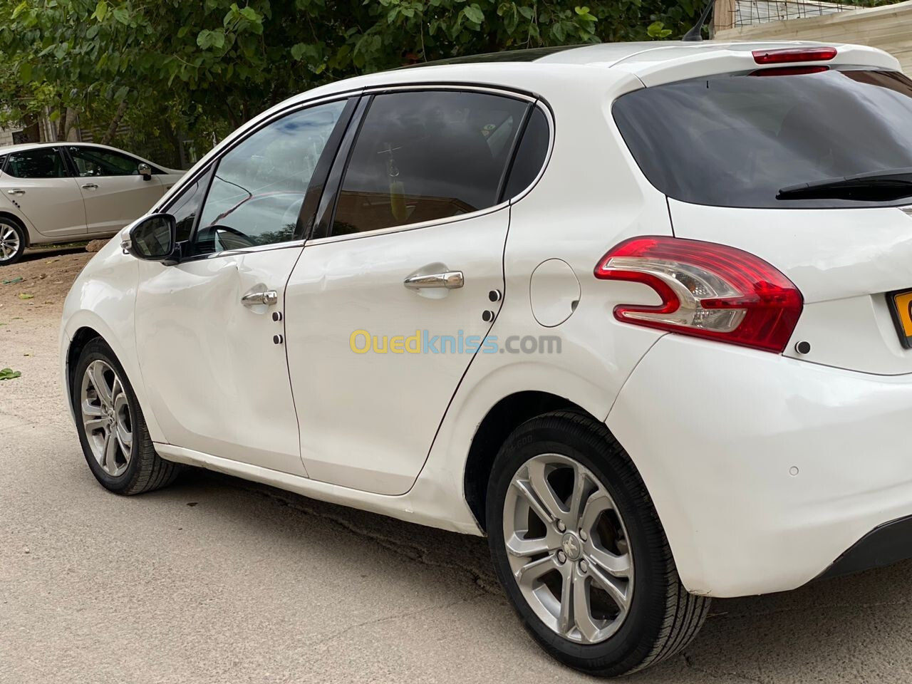 Peugeot 208 2015 Allure