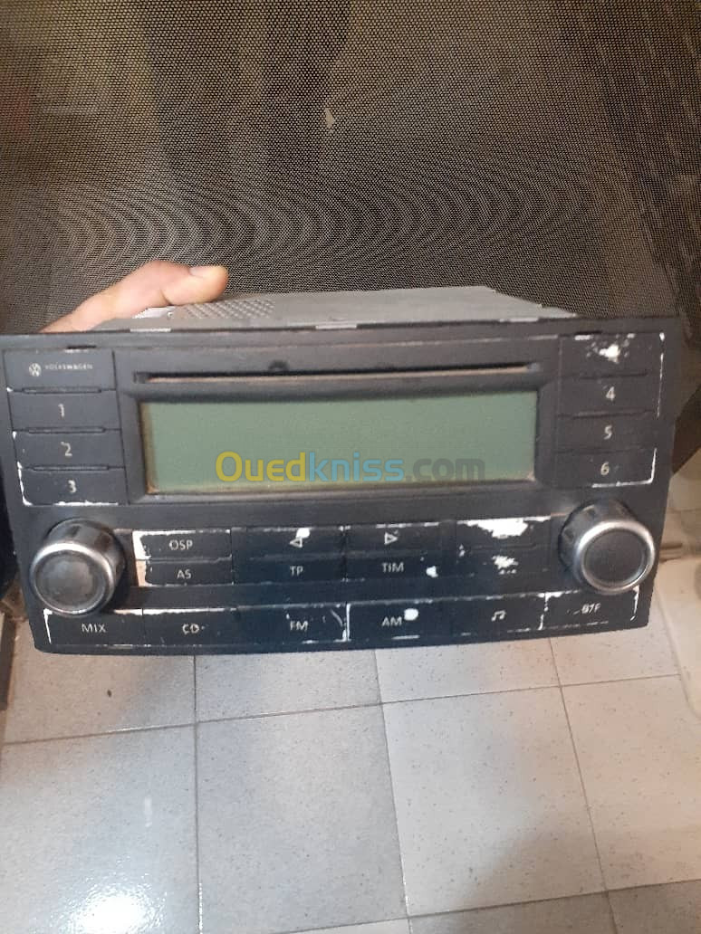 Mini chaine radio et ecran lcd rabbatable dorigine volkswagen touareg