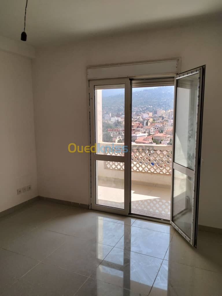 Location Appartement F4 Blida Blida