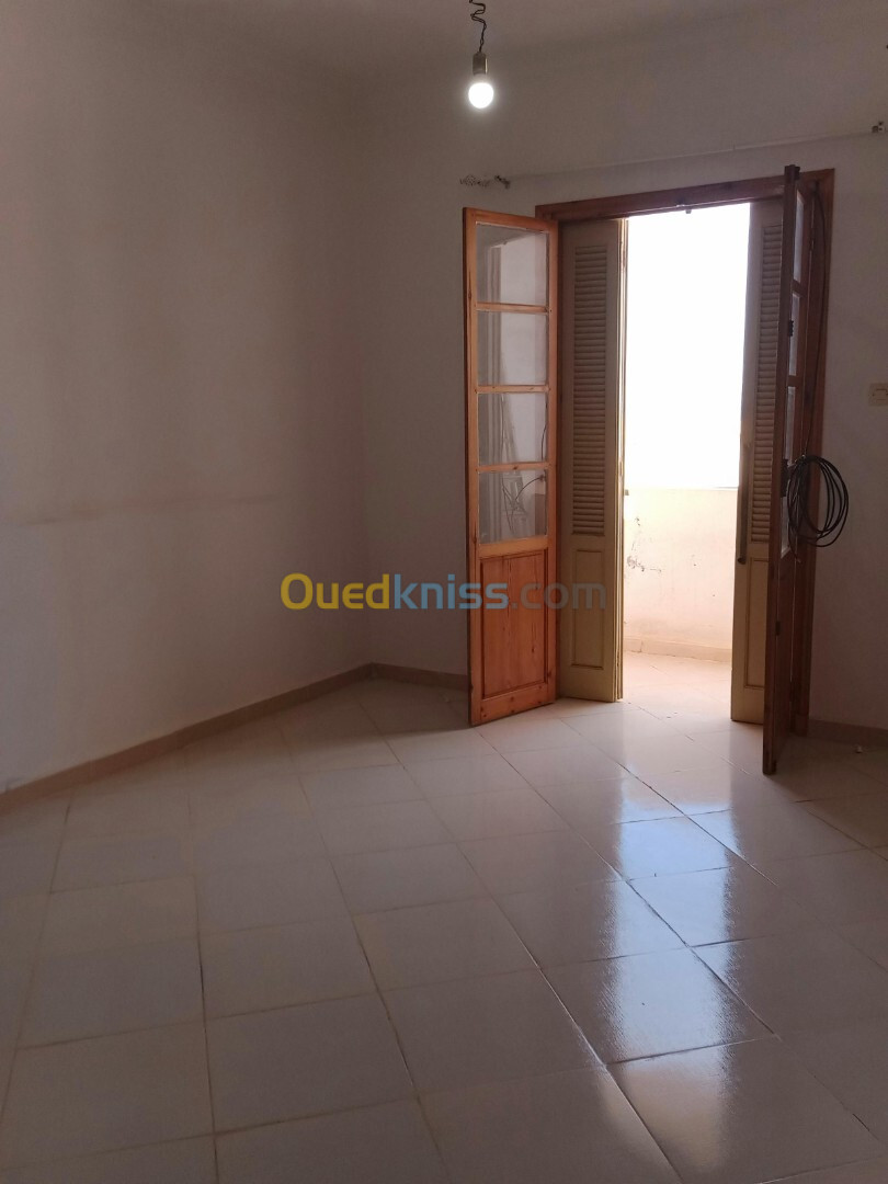 Location Appartement F4 Tipaza Bou ismail